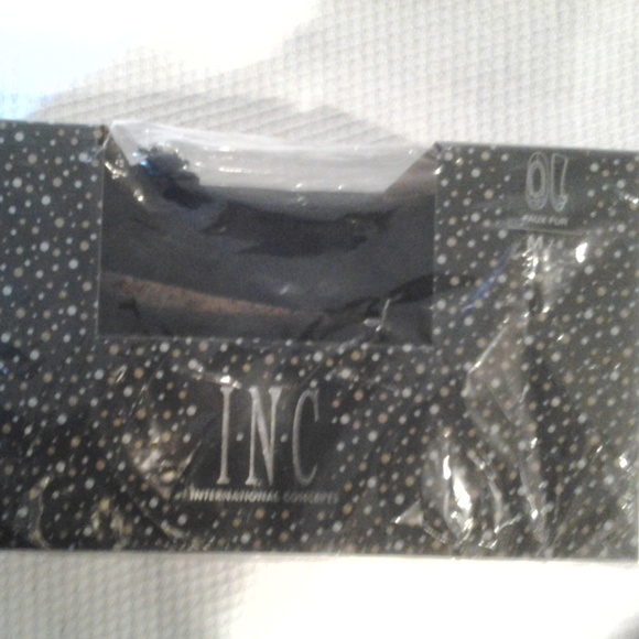 NIB slippers - Picture 3 of 3